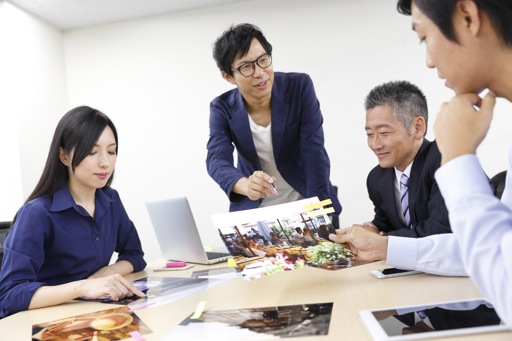 自社で作る?外注する?